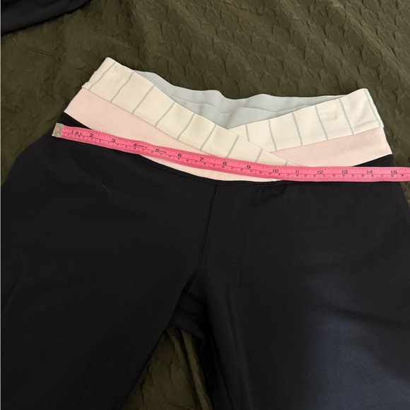 Vintage Lululemon yoga crop flares 23” - Picture 2 of 6